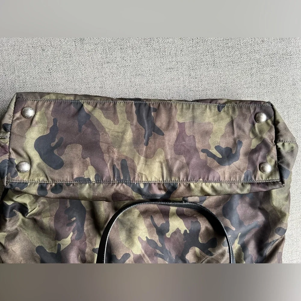 Prada Tessuto Nylon Camouflage print nylon shoulder tote bag - Picture 5 of 17